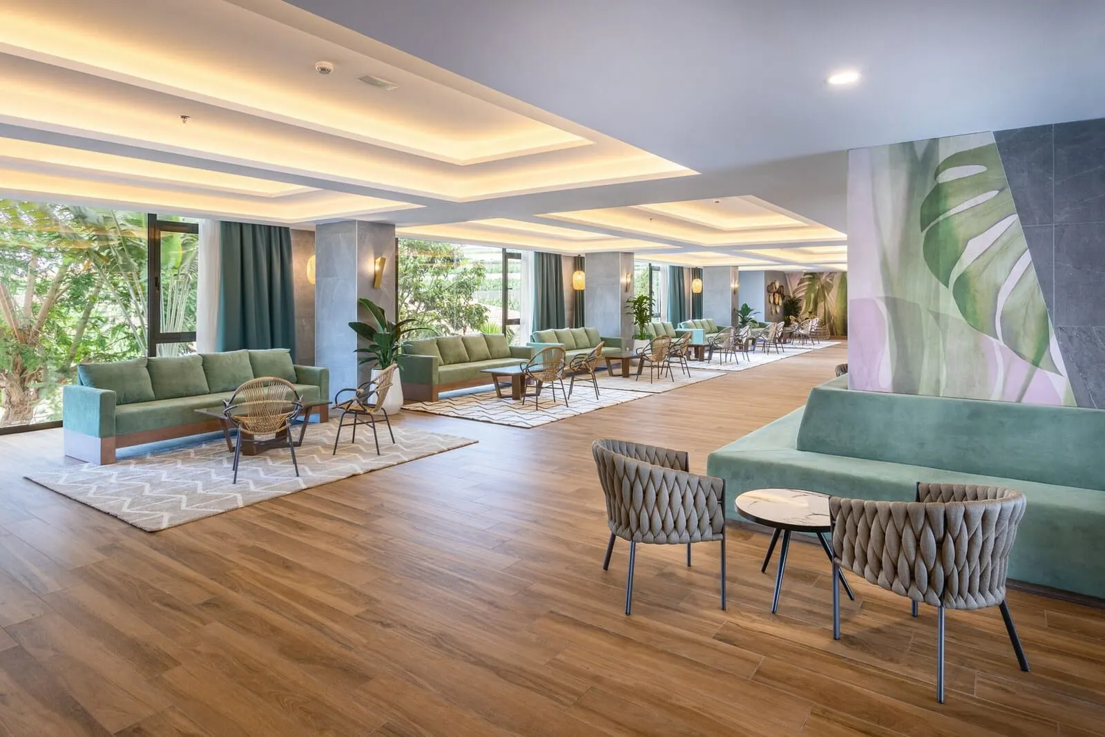 Hotel Riu Buenavista: A spacious lobby with a modern design