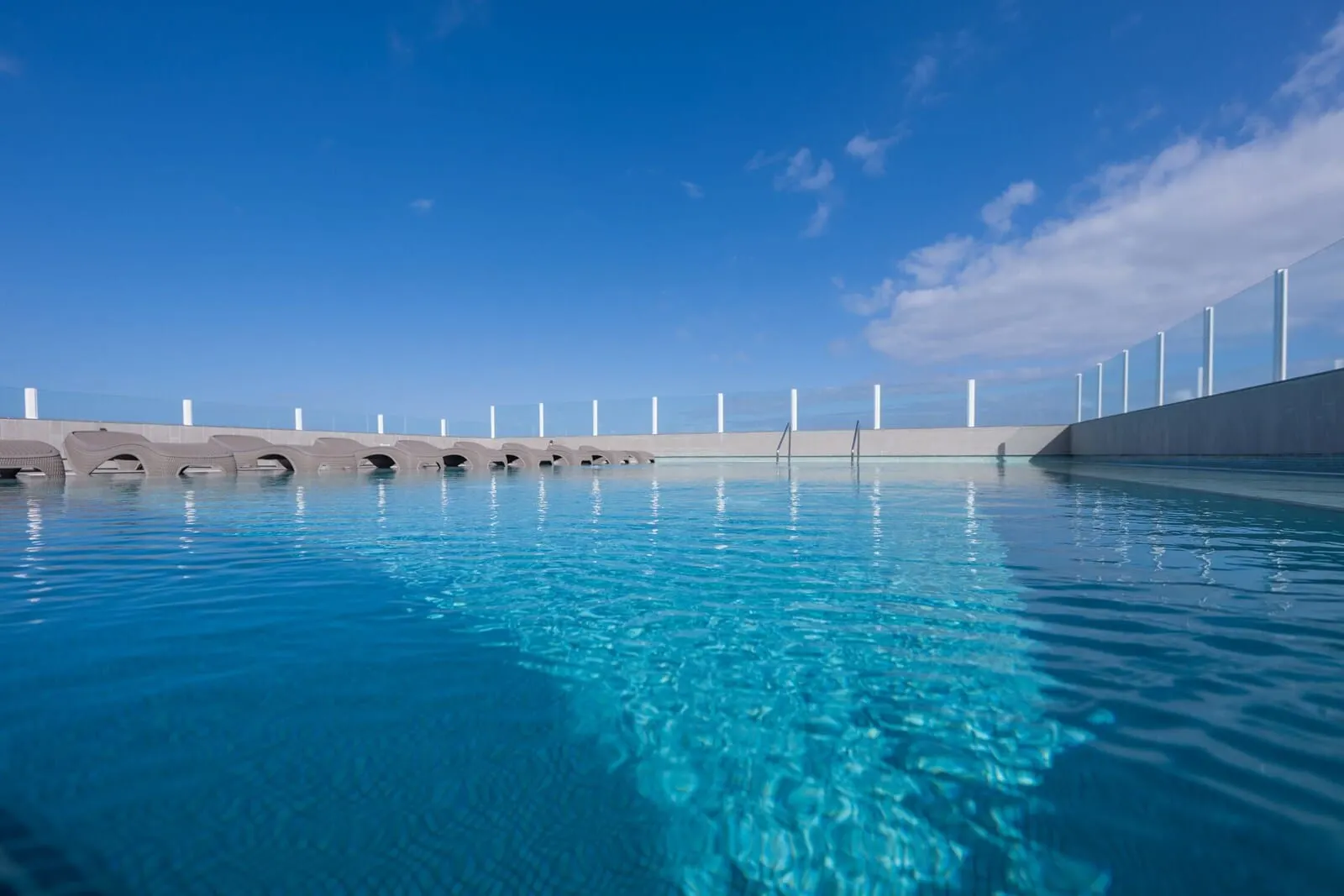 AF Valle Orotava Hotel: A clear blue swimming pool with a modern design