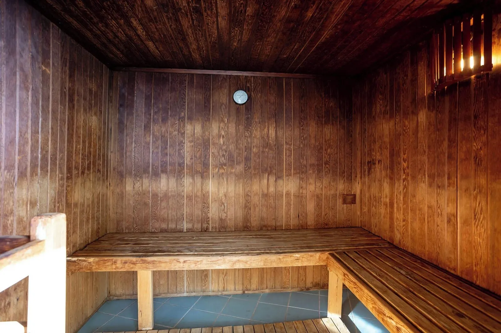 Eurostars Atlántida: A sauna room with wooden walls and benches