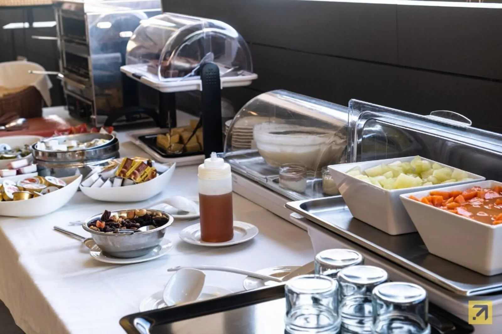 Hotel Adonis Plaza: A buffet setup with various food items and beverages