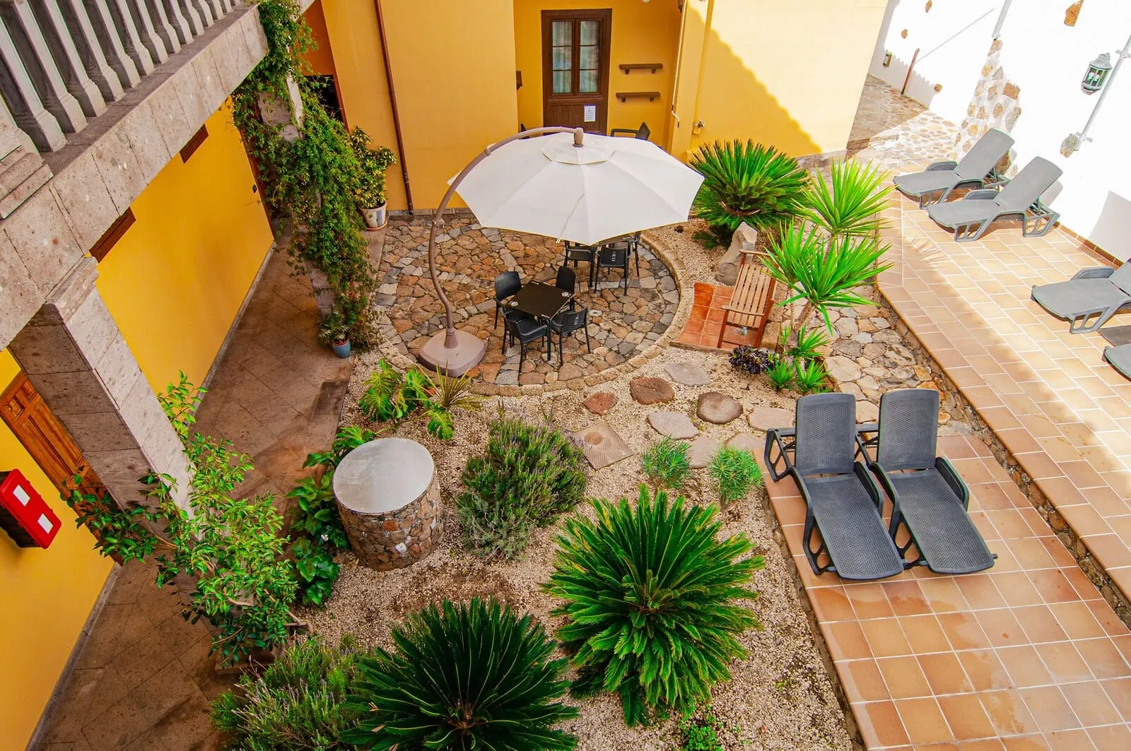 Hotel & Spa El Tejar: Courtyard view