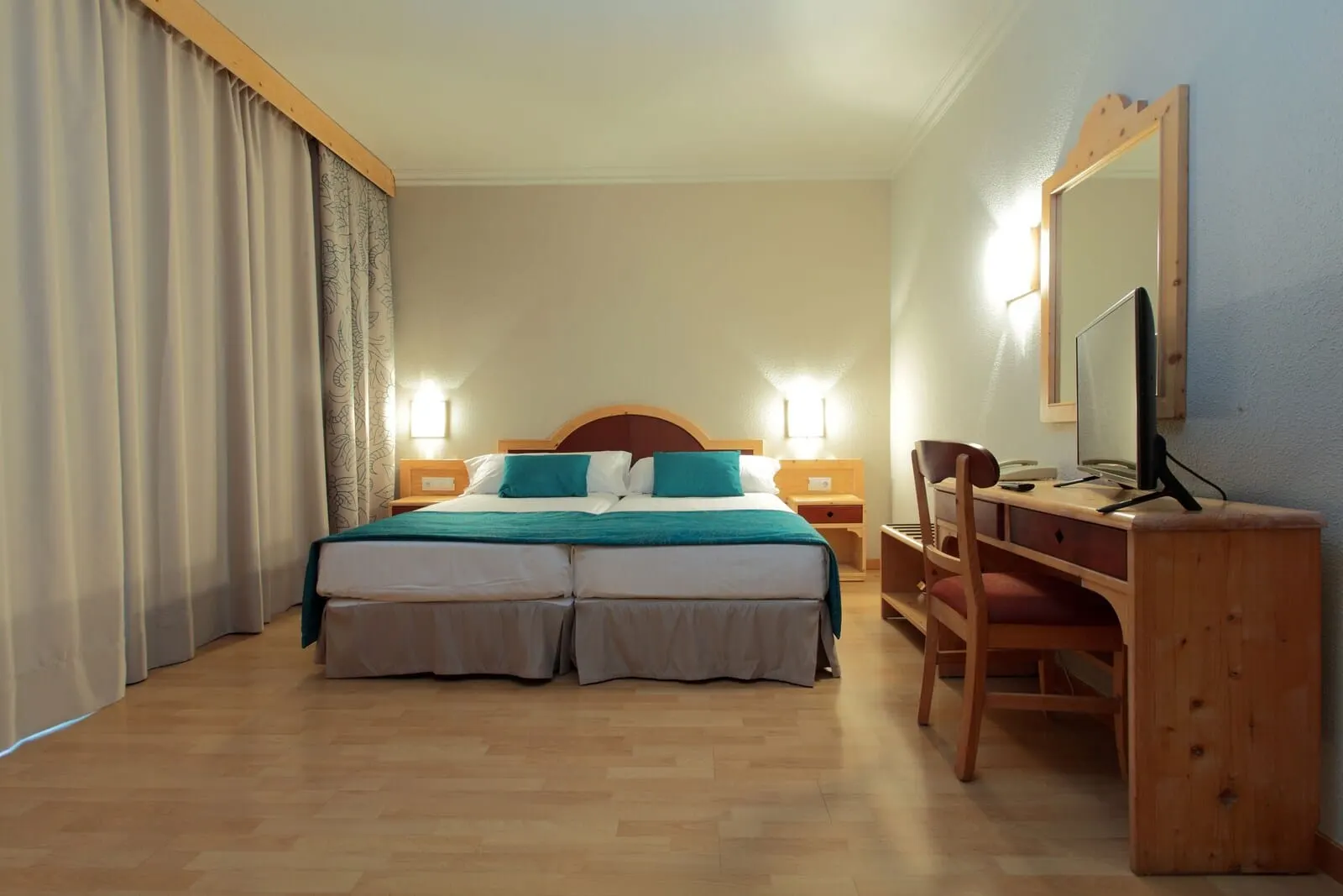 Hotel O7 Tenerife: Room