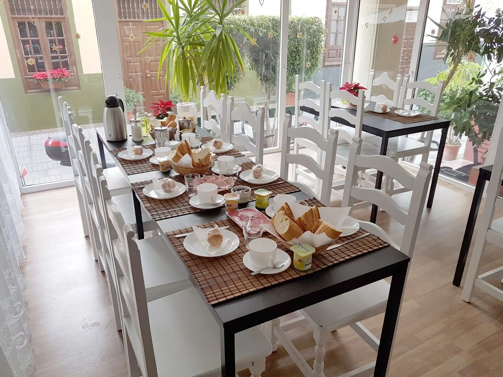 Hotel Puerto Azul: Breakfast area
