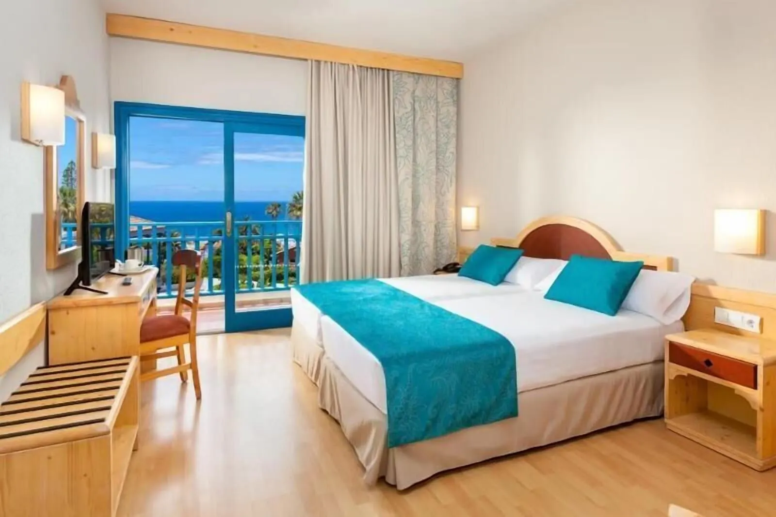 Hotel O7 Tenerife: Room