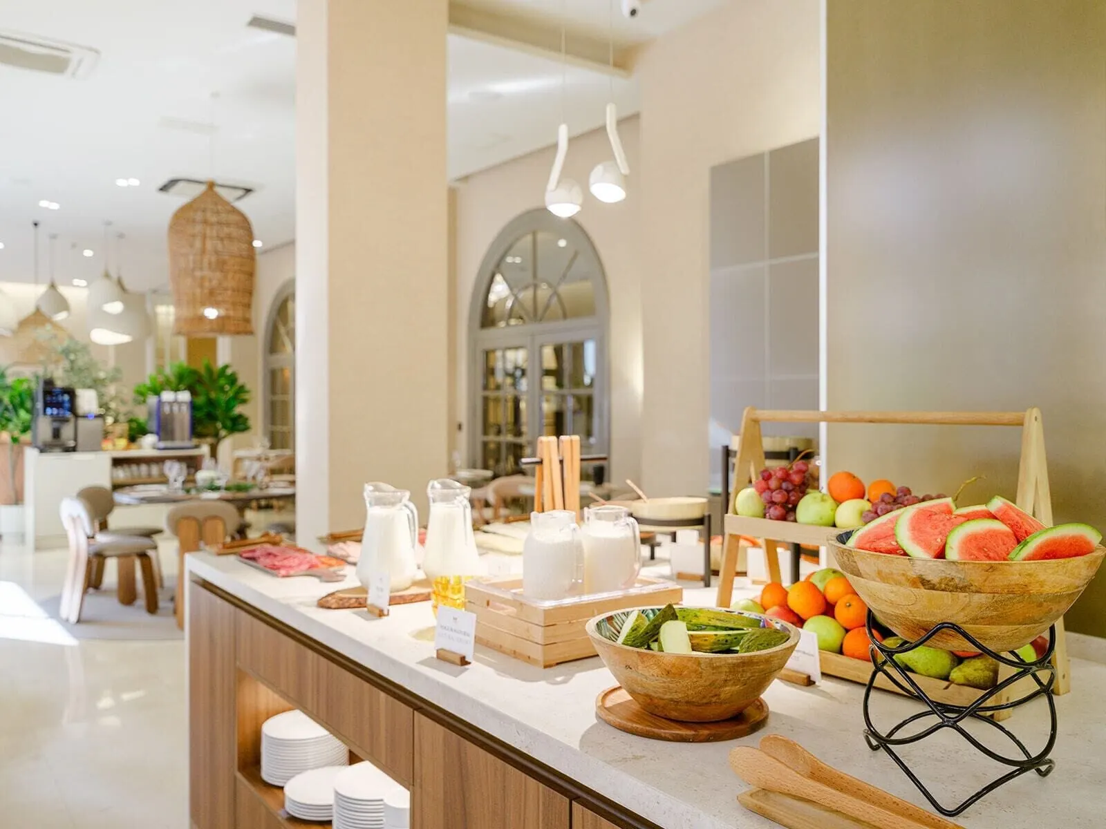 Hotel Taburiente: A breakfast buffet with various fruits, juices, and a salad bar