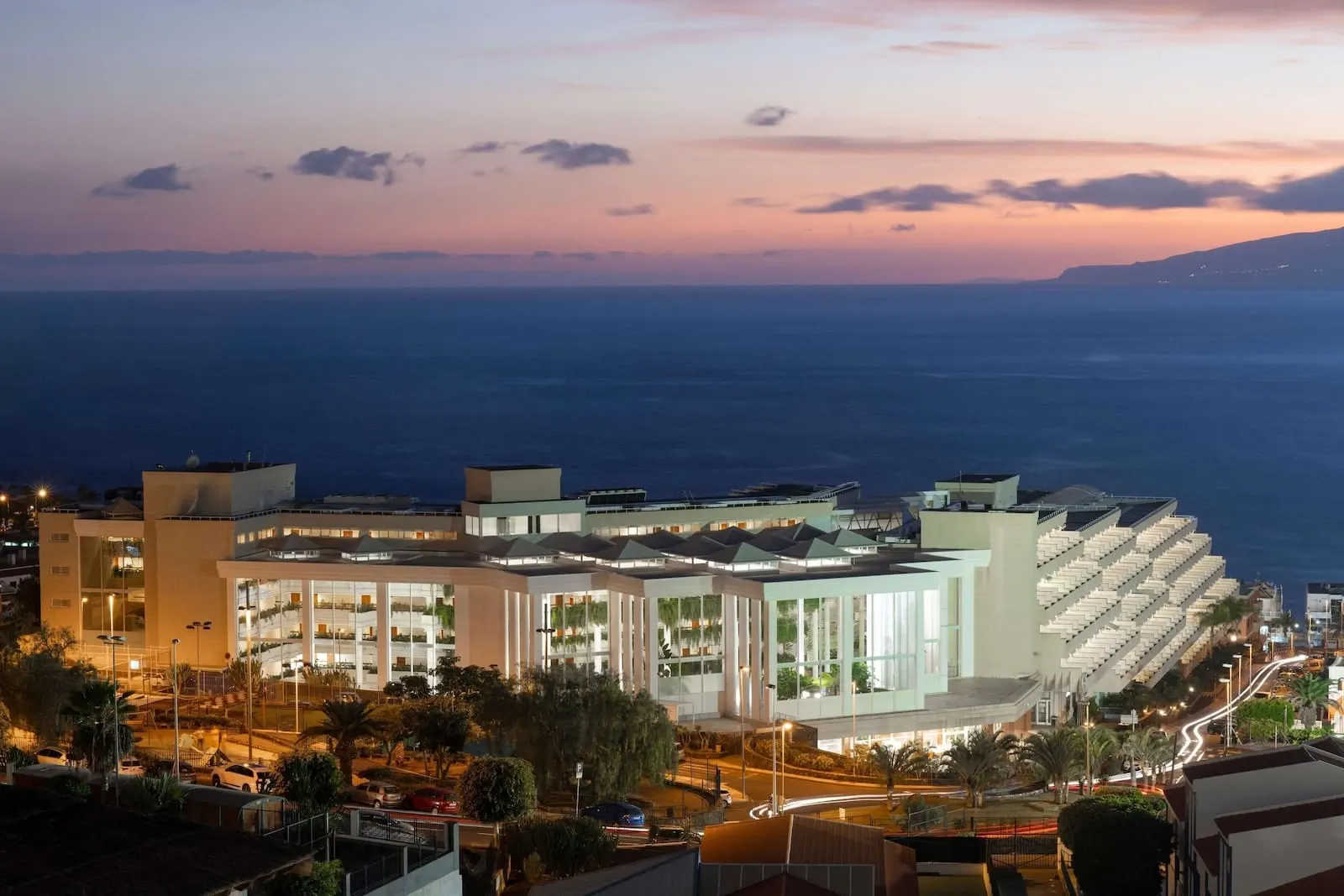 Landmar Playa la Arena: A hotel with a modern architectural design