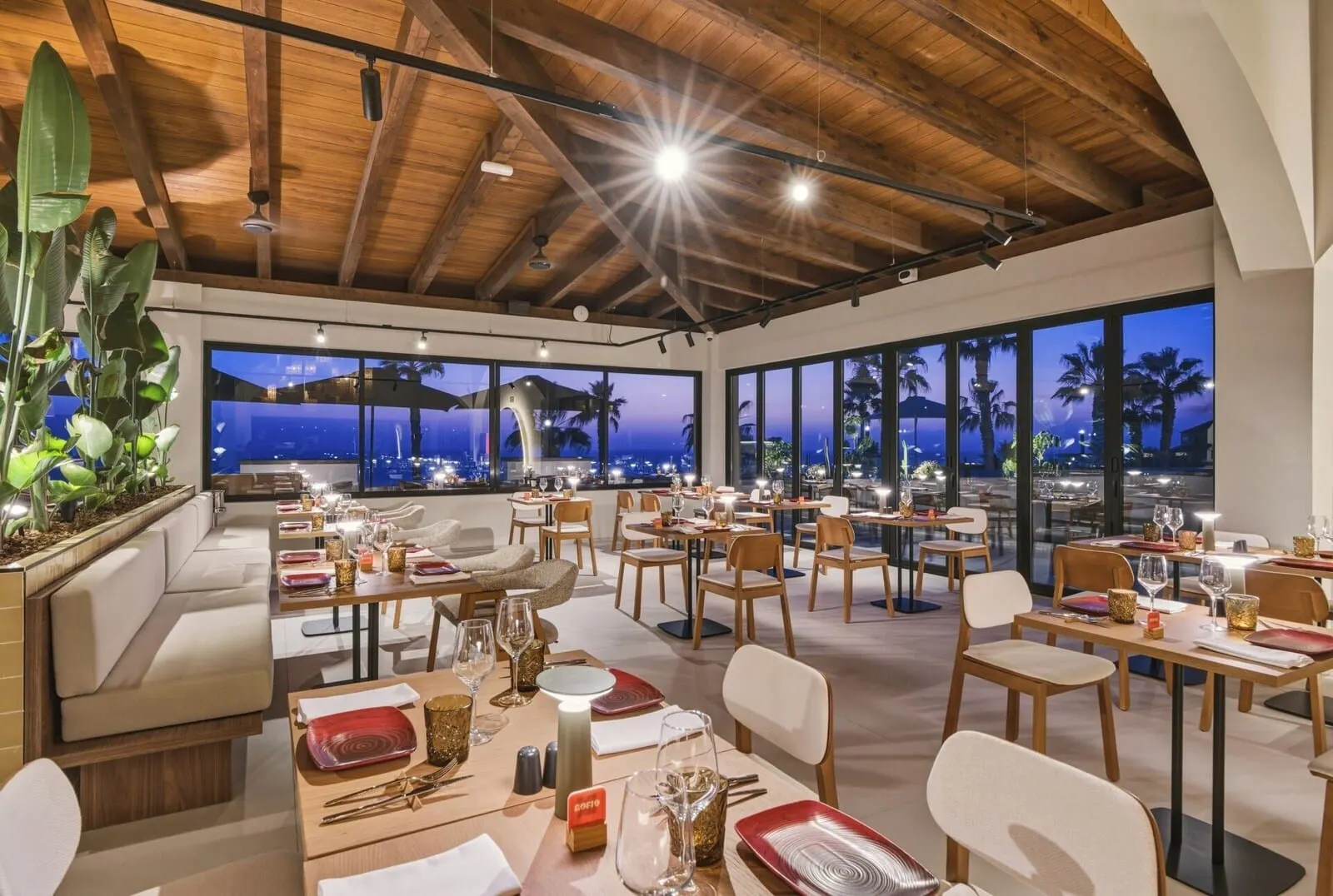 Bahia Principe Escape Tenerife: A restaurant with tables set for dining