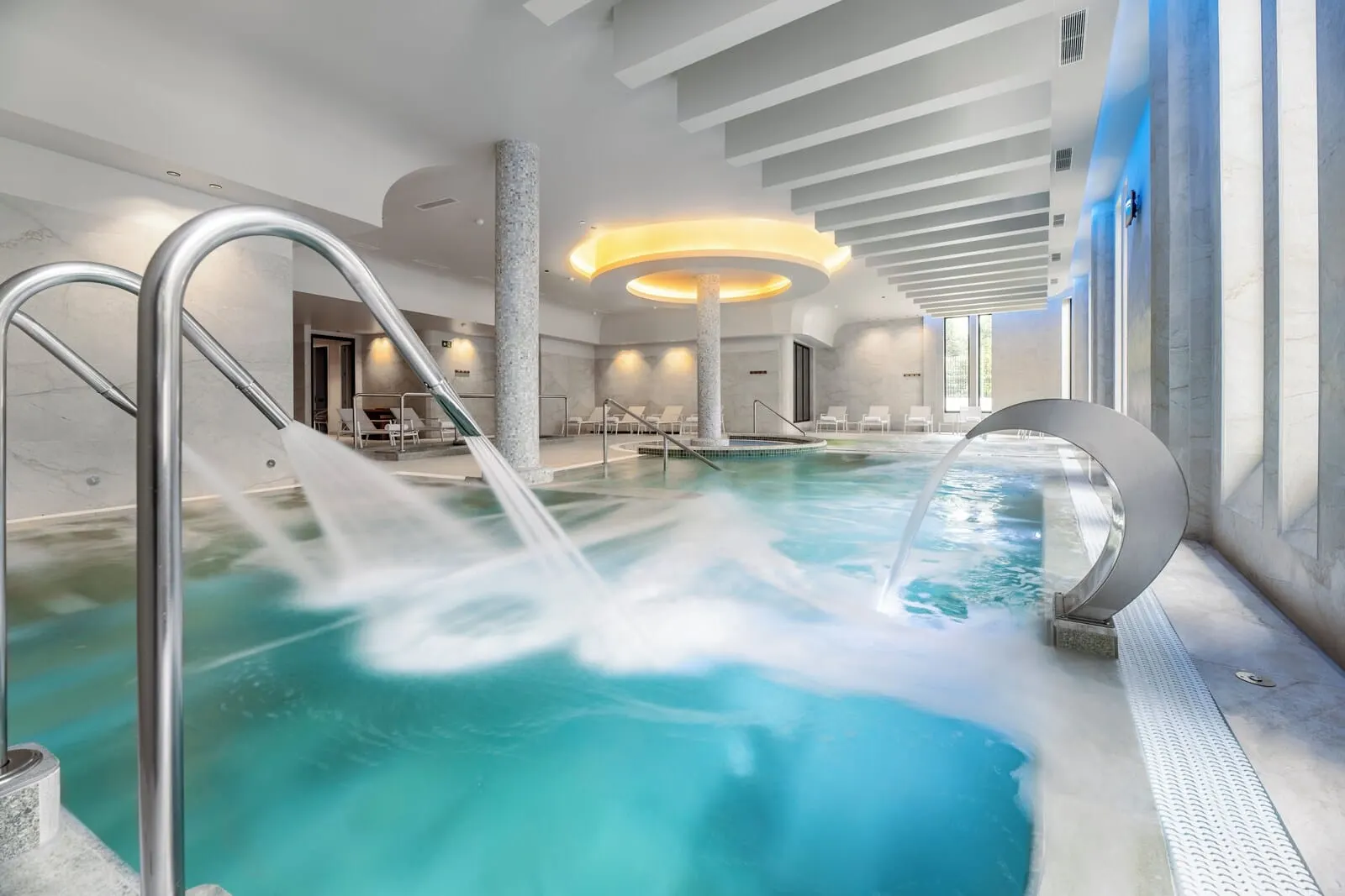 TUI BLUE Atlantic Hills: An indoor swimming pool with a modern design